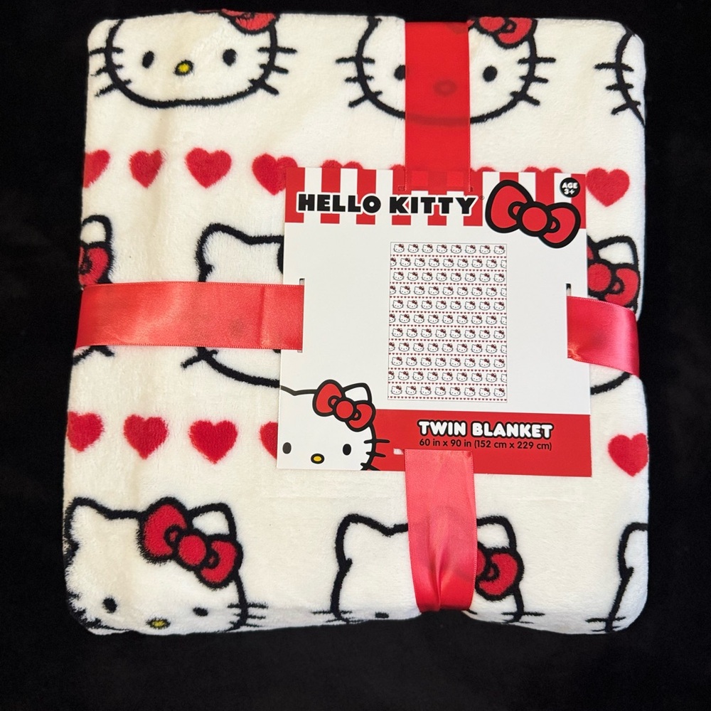 Hello kitty VDay blanket
